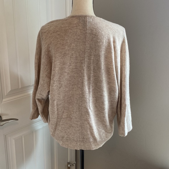 Rachel Zoe pullover sweater. - Picture 4 of 7